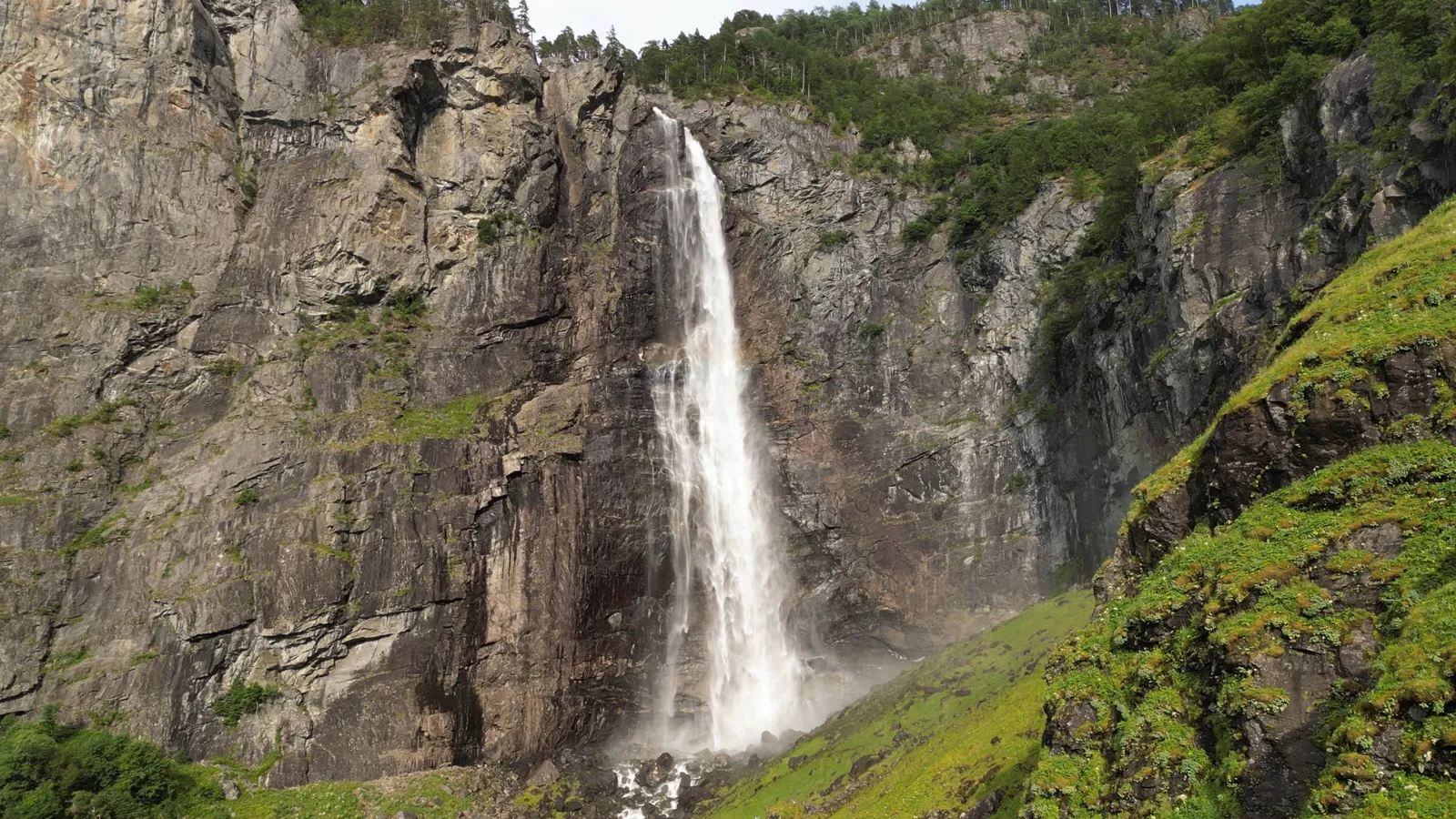 Lengua del glaciar Noruega
