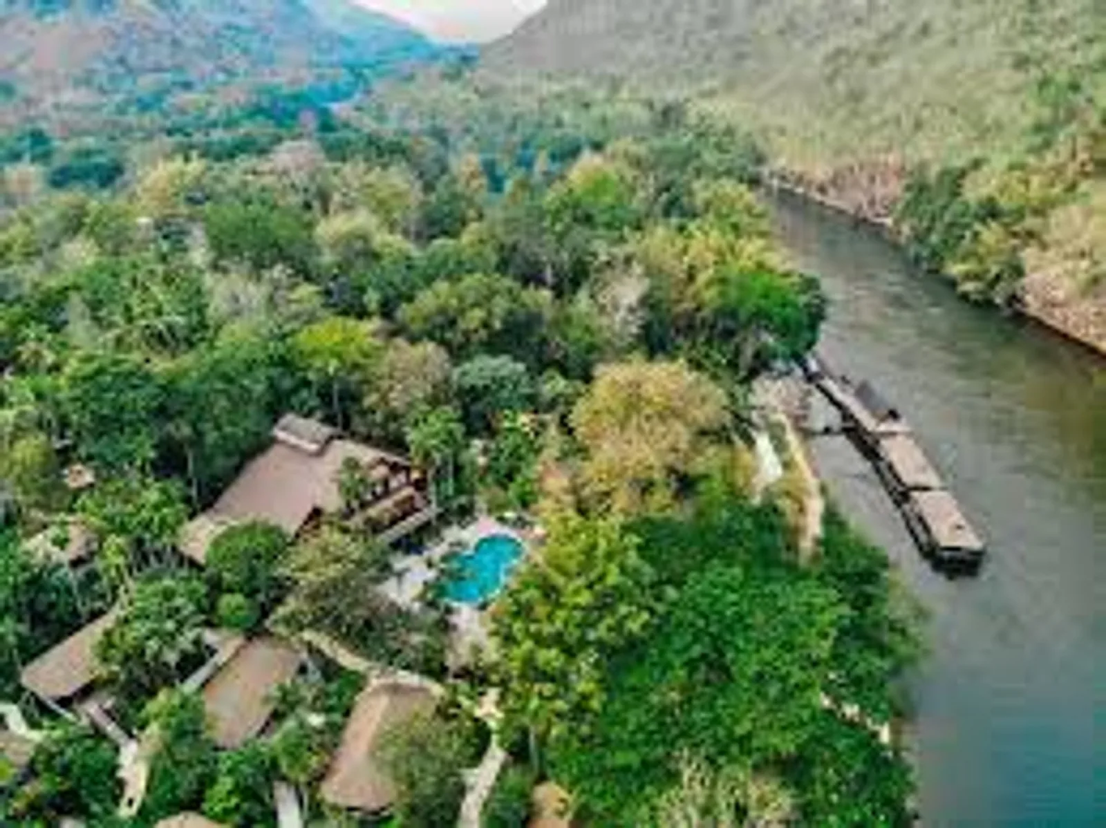 Vista aérea del River Kwai Resotel junto al río